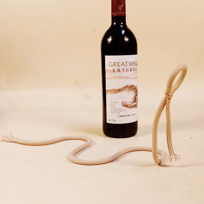 Botella de vino de cuerda suspendida